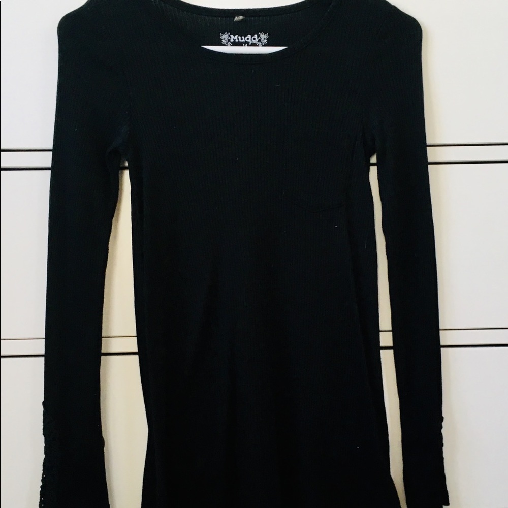 Black Ribbed Long Sleeves Tee